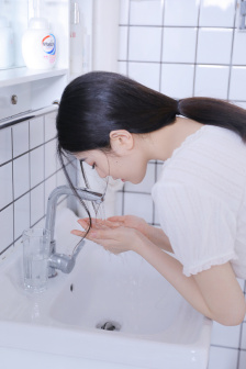 年轻的保姆4线观